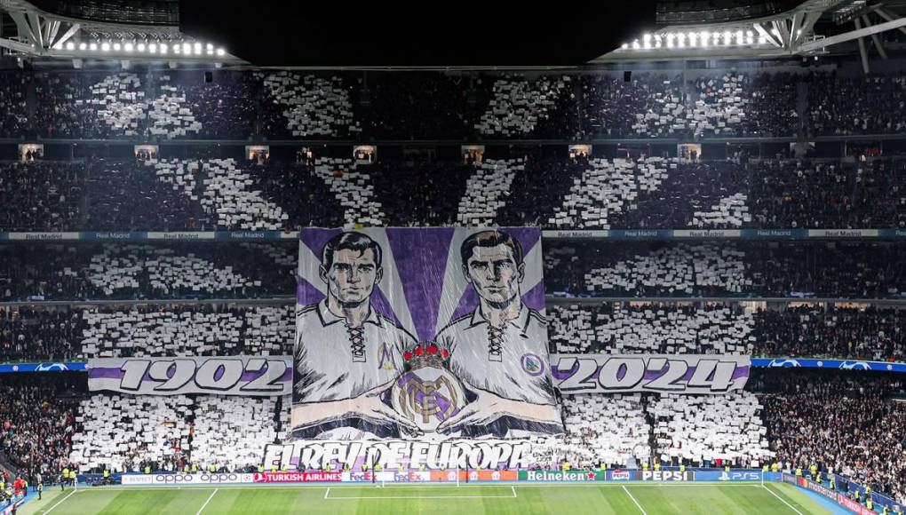 Así recibió la afición del Real Madrid al equipo en el día de su 122 cumpleaños. El tifo se vio en la grada de animación del fondo sur y representó los años de existencia del club (1902-2024), y dos jugadores portando el escudo del Real Madrid.