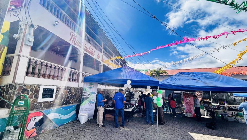 La Feria Patronal de Santa Fe, una semana repleta de color y alegría, culminará mañana con una serie de eventos emocionantes, incluyendo una alborada, una misa solemne y la presentación de caballos de alta escuela. 