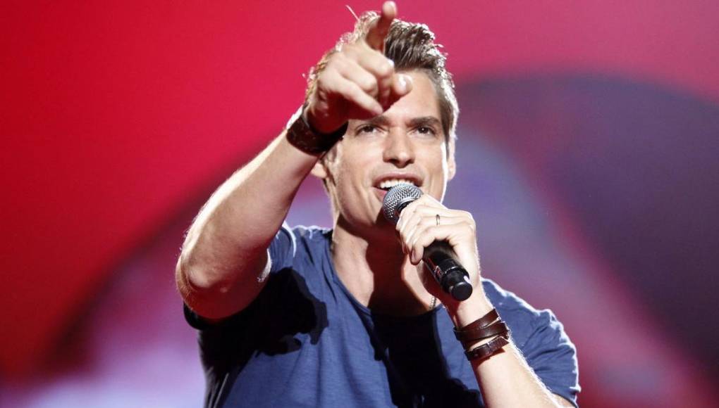 Con esa trayectoria, Baute presenta su nuevo single, ‘Muy loco’, una canción que explora “las complejas dinámicas de las relaciones modernas” y que supone una nueva muestra de la producción de un artista que navega por diversos géneros musicales, desde el pop hasta la balada romántica, y en esta ocasión se mueve a ritmo de bachata.