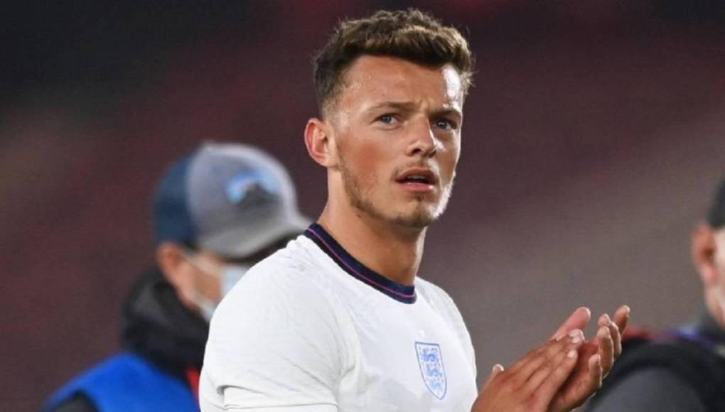 “Tengo que respetarlo y quiero dejarle la puerta abierta porque es un buen jugador. No está disponible, pero lo único que diré es que no hay ningún problema entre nosotros, en absoluto. Tampoco con Steve Holland”, sentenció Southgate.