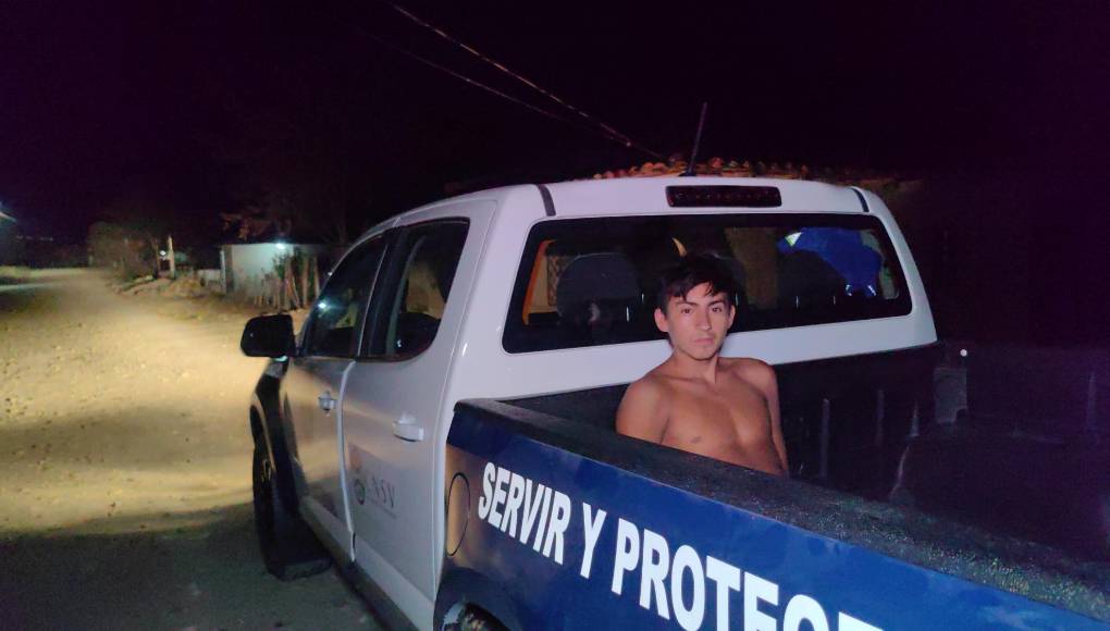 La mamá de Loany dice que el detenido fue uno de los asesinos de su niña. “Él fue uno de ellos, pero quien le pegó la pedrada fue Pacaya y el Chino”, aseguró.