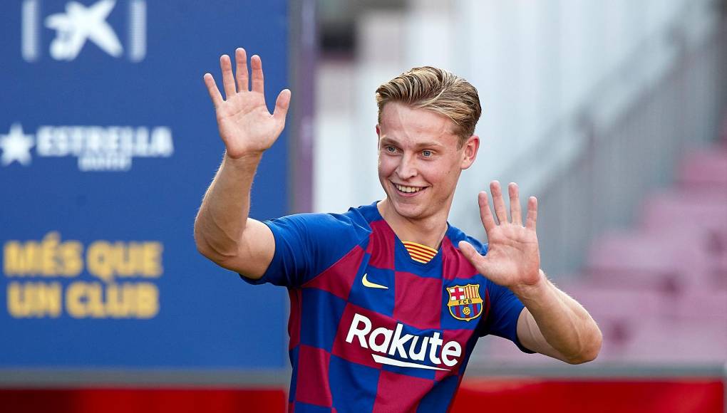  <b>Frenkie de Jong gana el pulso para la titularidad por la derecha en el centro del campo.</b>