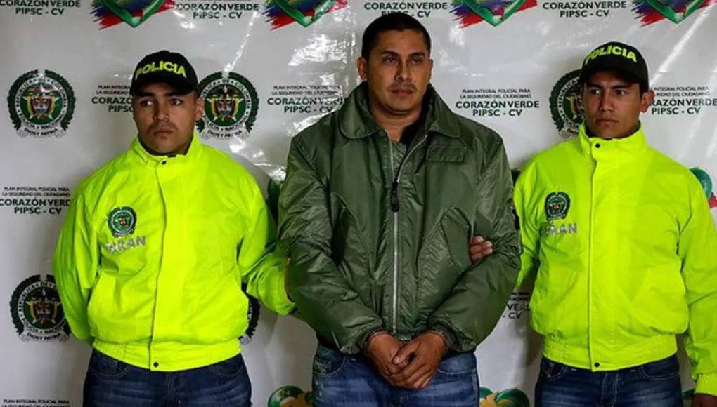 Este homicidio resalta la problemática de la violencia en Colombia, donde según el último informe del Comité Internacional de la Cruz Roja (CICR), el país enfrenta ocho conflictos internos, financiados principalmente por el narcotráfico y la minería ilegal. Los enfrentamientos ocurren tanto entre grupos armados ilegales y el Estado colombiano, como entre las propias organizaciones criminales e insurgentes, luchando por el control territorial.