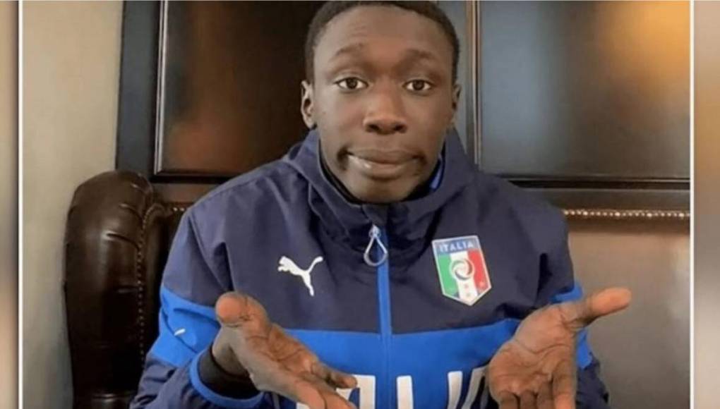 Khabane Lame tiene un patrimonio estimado en $ 15 millones. Gana $92,270 por publicación. Tiene 161.5 millones de seguidores.Khabane Lame, también conocido como Khaby Lame, se convirtió en una estrella de las redes sociales en TikTok básicamente burlándose en silencio de videos de trucos de vida que tendían a pensar demasiado en el tema o al menos complicar demasiado las cosas. Es un creador italiano nacido en Senegal y ha aparecido en las listas 30 menores de 30 de Forbes y 40 menores de 40 de Fortune.