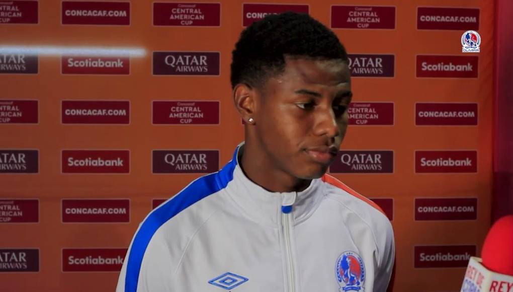 Julián Martínez jugará de 5, poco más adelantado de Paz y García.