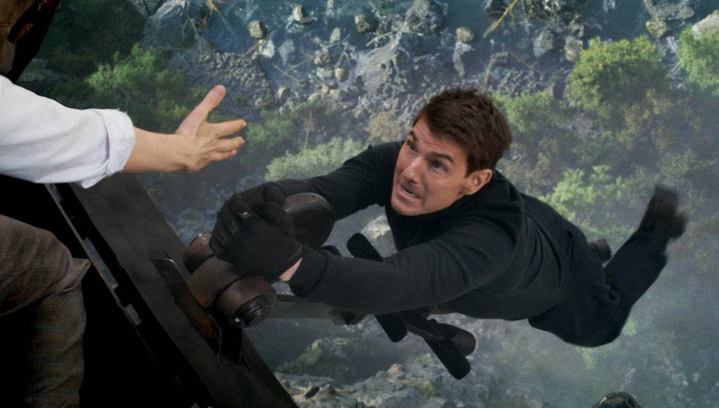  Por esto, explicaron, De Luca y Abdy fueron los que autorizaron la segunda parte de Guasón, de Todd Phillips, con un presupuesto de 200 millones de dólares, con salarios de 20 millones para Joaquin Phoenix y 12 para Lady Gaga, en su papel de Harley Quinn. 