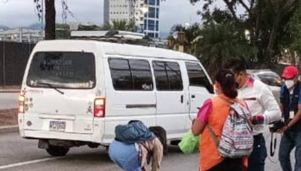 Dos ancianos mueren tras ser atropellados por un microbús en Tegucigalpa