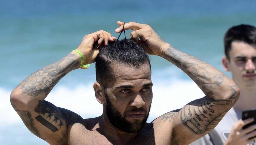 Con las cuentas bloqueadas en Brasil y España, también tardó unos días en poder reunir el millón de euros para obtener la libertad. Es más, sigue siendo un misterio el lugar de procedencia de esa cantidad de dinero.