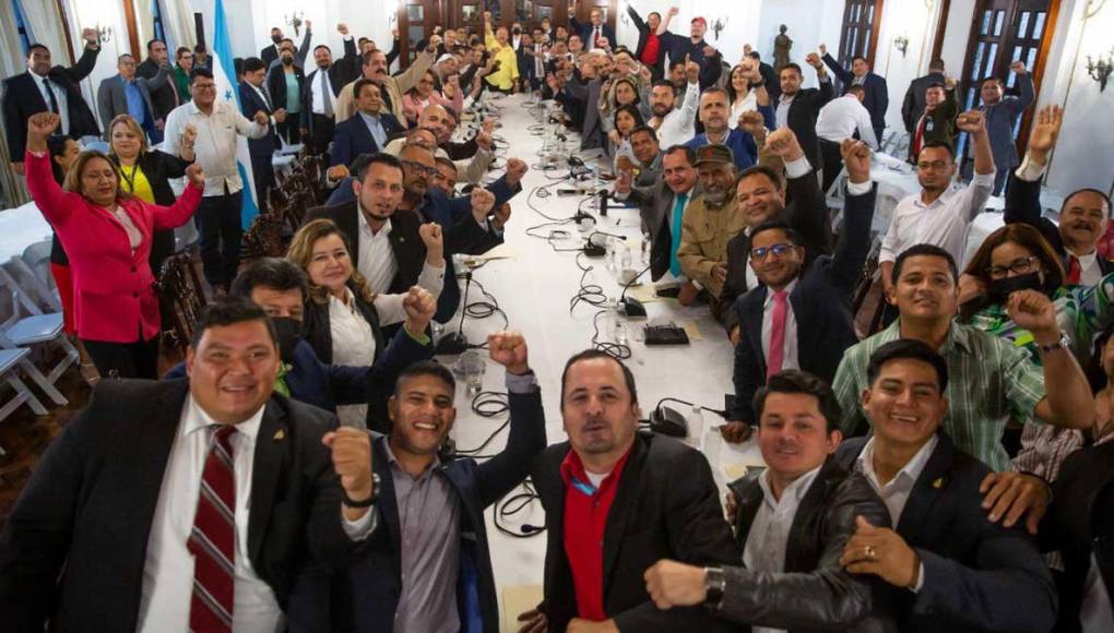 Xiomara Castro y diputados acordaron darle más trabajo a bases de Libre