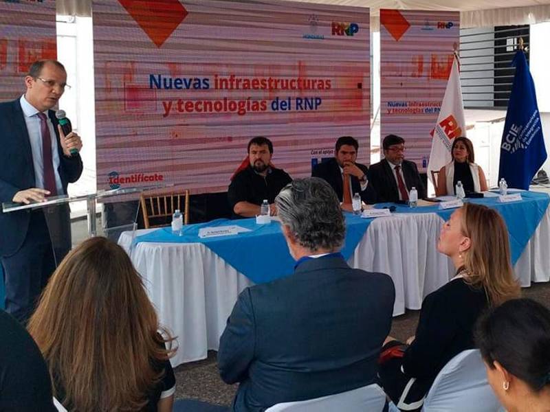 <b><span class=mln_uppercase_mln>conferencia.</span></b> Autoridades del RNP durante la socialización de los nuevos procesos de impresión.<span class=mln_uppercase_mln> </span>