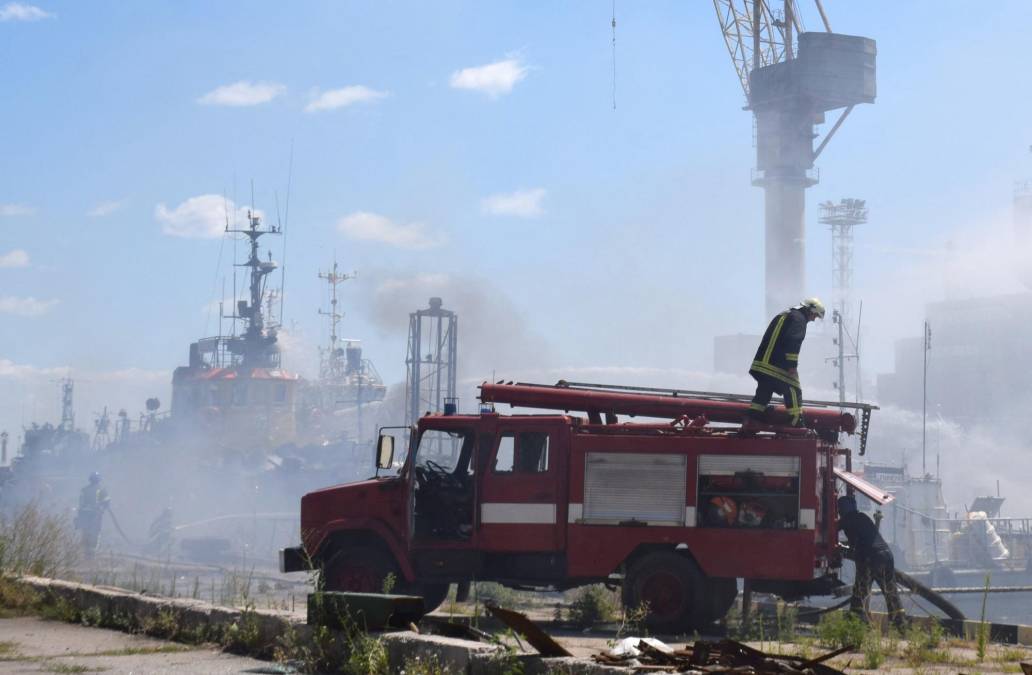 Hasta 20 millones de toneladas de trigo y otros granos están bloqueados en los puertos ucranianos, sobre todo en Odesa, por buques rusos de guerra y las minas que puso Kiev para evitar un ataque anfibio.