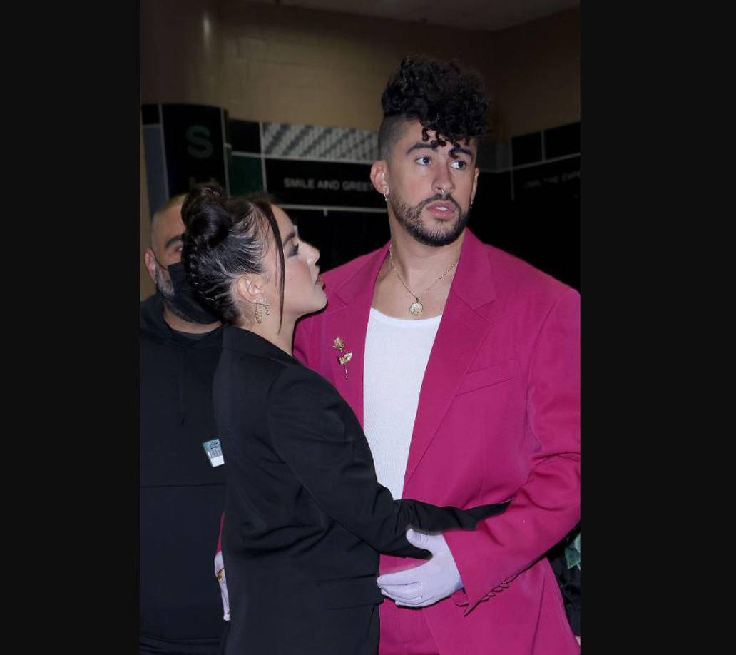 “Aprendió de Gabriela las preocupaciones de las mujeres. Supo escuchar y eso le alimentó y le hizo tomar parte de ciertas consignas, que él también cree válidas”, afirma el periodista.