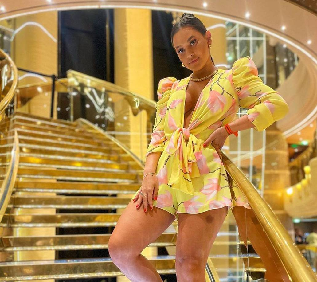 La hermana de Yan Maciel causa revuelo en sus redes sociales gracias a su glamour y sus diferentes trabajos en Brasil.