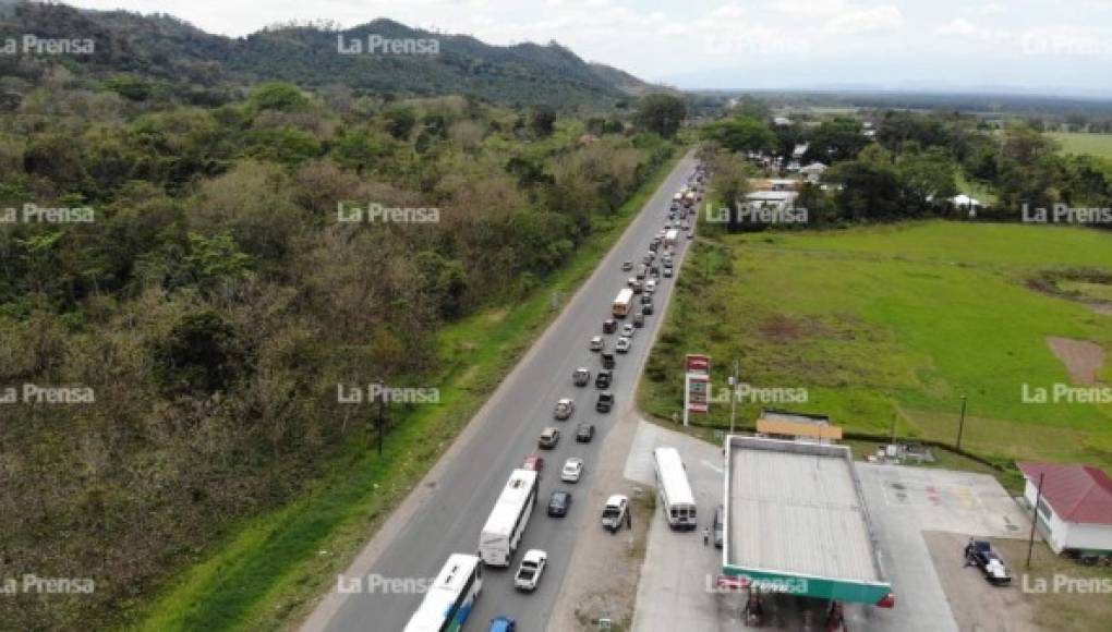 Honduras: Miles de veraneantes inician su retorno a sus hogares