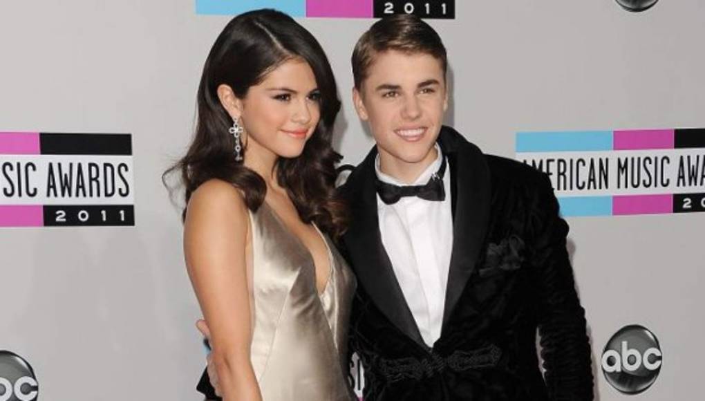 Justin Bieber le demuestra su amor a Selena Gomez
