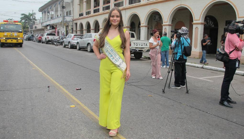 Ashley Pérez es la reina del carnaval de la amistad 2024. 
