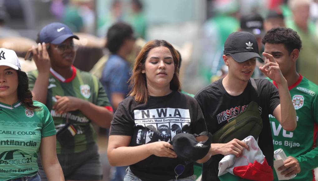 Las chicas no se quisieron perder el último partido del Clausura 2024 de la Liga Nacional de Honduras. 