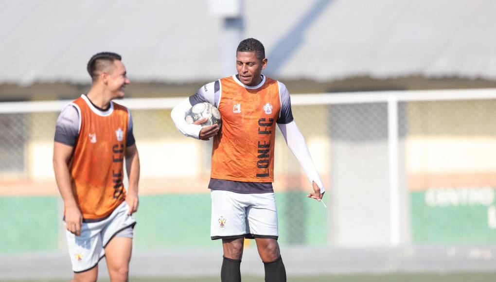 Carlo Yaír Costly Molina cumplirá 42 años de edad el próximo mes de julio.