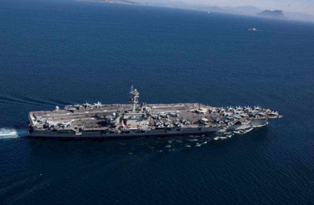 'Son vulnerables', dijo a la agencia ISNA Hayizadé, quien explicó que los misiles iraníes tienen la capacidad de impactar en los buques estadounidenses desde una distancia de 300 kilómetros y los más modernos, de hasta 700 kilómetros.