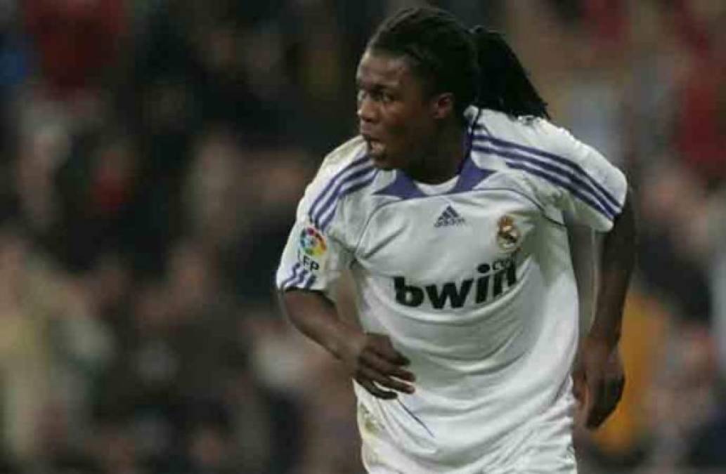 Royston Drenthe:Fichado por el Real Madrid pero rindió con un nivel notablemente bajo del que los blancos esperaban. Actualmente milita en el Sparta Rotterdam.