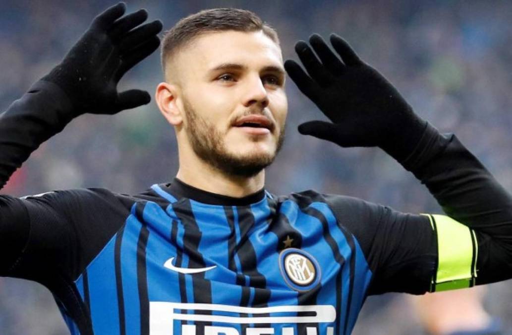 Mauro Icardi: En Italia se habla de una oferta del Napoli por el atacante argentino. El presidente De Laurentiis presentó una oferta oficial a Wanda Nara, su esposa y agente, por un contrato a cinco años a 7,5 millones de euros netos por temporada, más bonos.