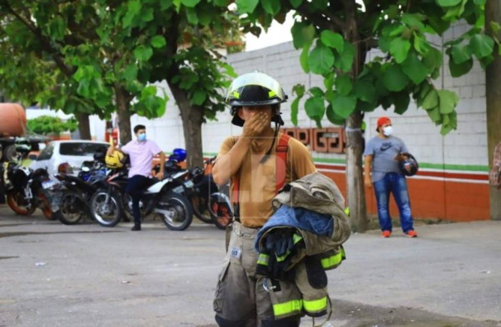 ¡Héroes! Bomberos arriesgaron sus vidas y evitaron una tragedia colosal en Honduras