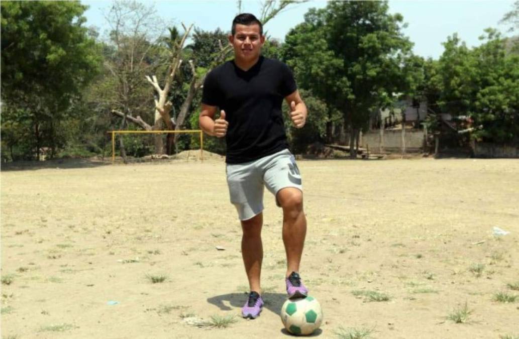 Kevin Espinoza: El lateral por la banda izquierda finalizó su contrato con Marathón y por ahora desconoce si seguirá en el cuadro verdolaga.