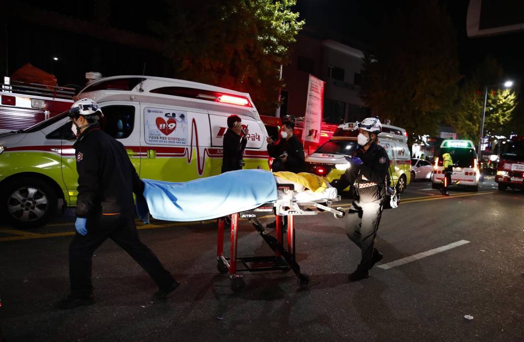 Escenas de terror en Seúl tras mortal estampida en Halloween que dejó 153 muertos