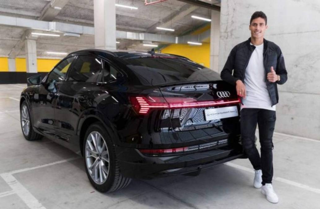 Varane: El defensor escogió un e- tron Sportback 55 quattro valorado en 88.130 euros.