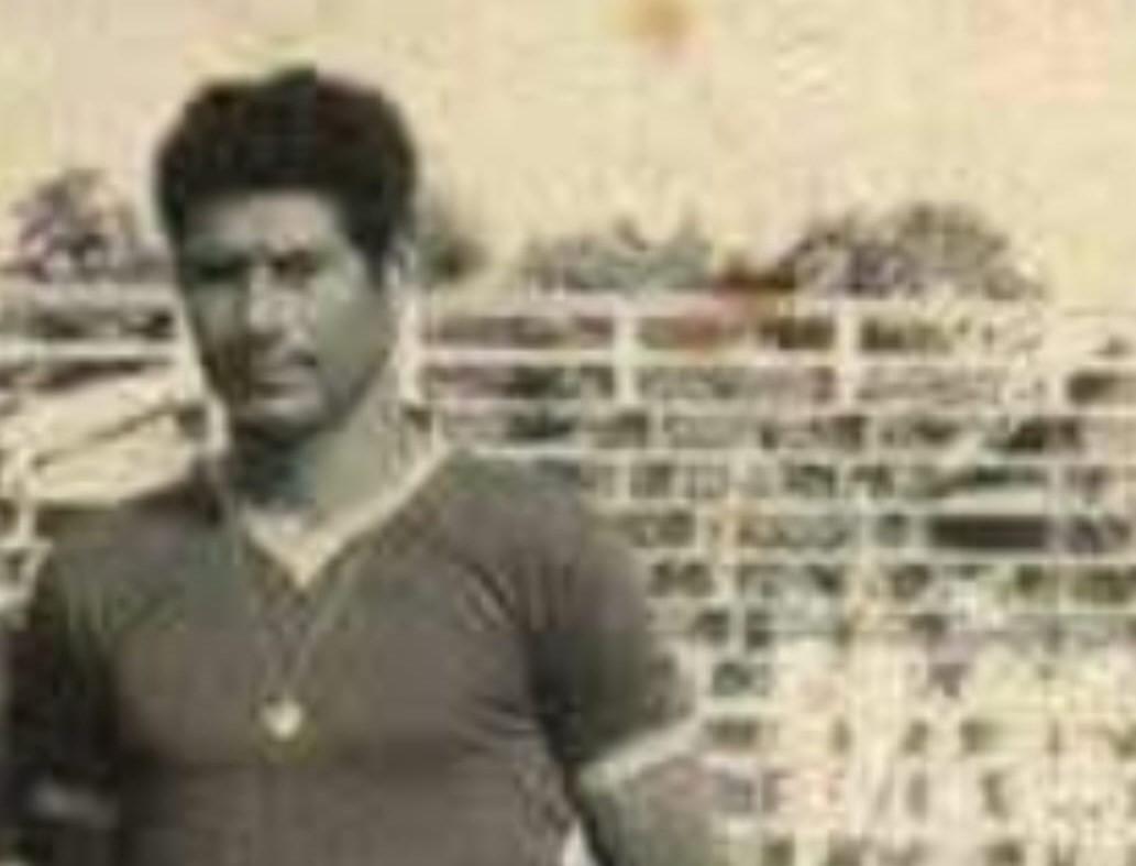 Don Carlos Dinezoti en su época como jugador del Club Deportivo Vida de La Ceiba.