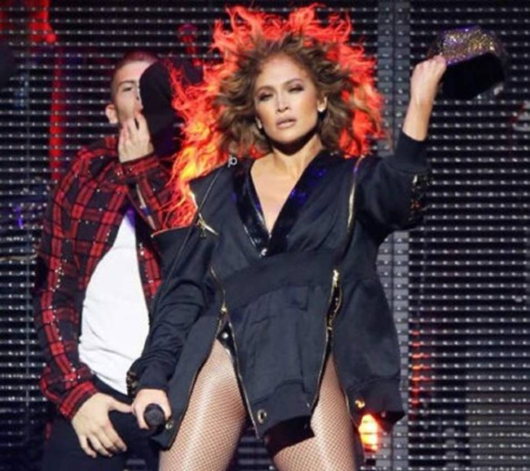 JLo actualmente promociona su single 'Dinero' junto a la exitosa rapera Cardi B.