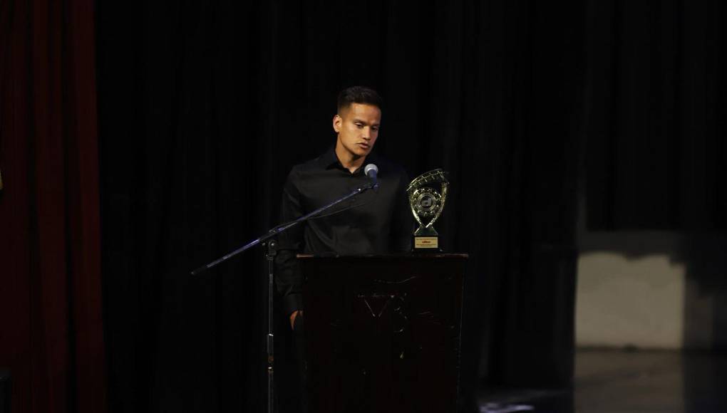 Diego Auzqui (Independiente de Siguatepeque, Argentina) -- Mejor jugador de la Liga de Ascenso.