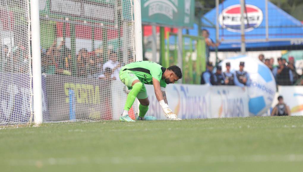 Sin embargo, Olimpia pegó primero y Samudio no pudo detener el golazo que llegó en el minuto 33 del encuentro. El panameño hizo su recorrido al otro palo.