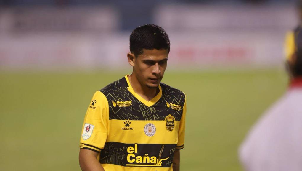 La decepción de los jugadores de Real España tras el resultado negativo ante Real Sociedad.