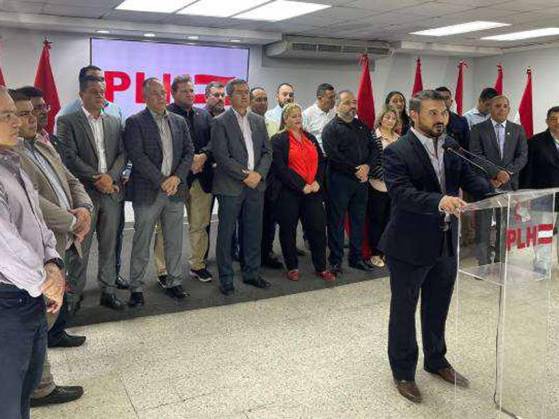 Los 22 diputados firmaron el acuerdo en contra de la ley.