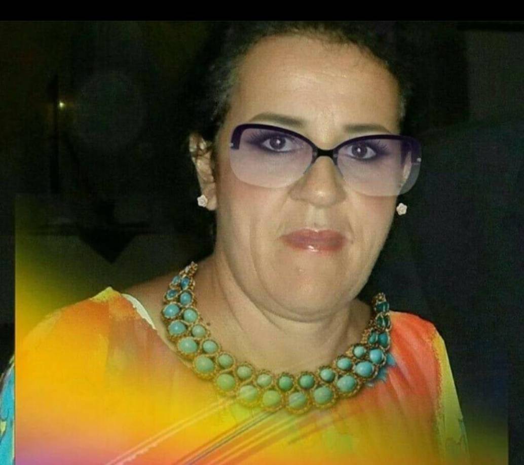 El hombre tenía un arma blanca y le infirió varias heridas sin mediar palabra. Cuando corroboró que la profesora ya había muerto, se dio a la fuga.