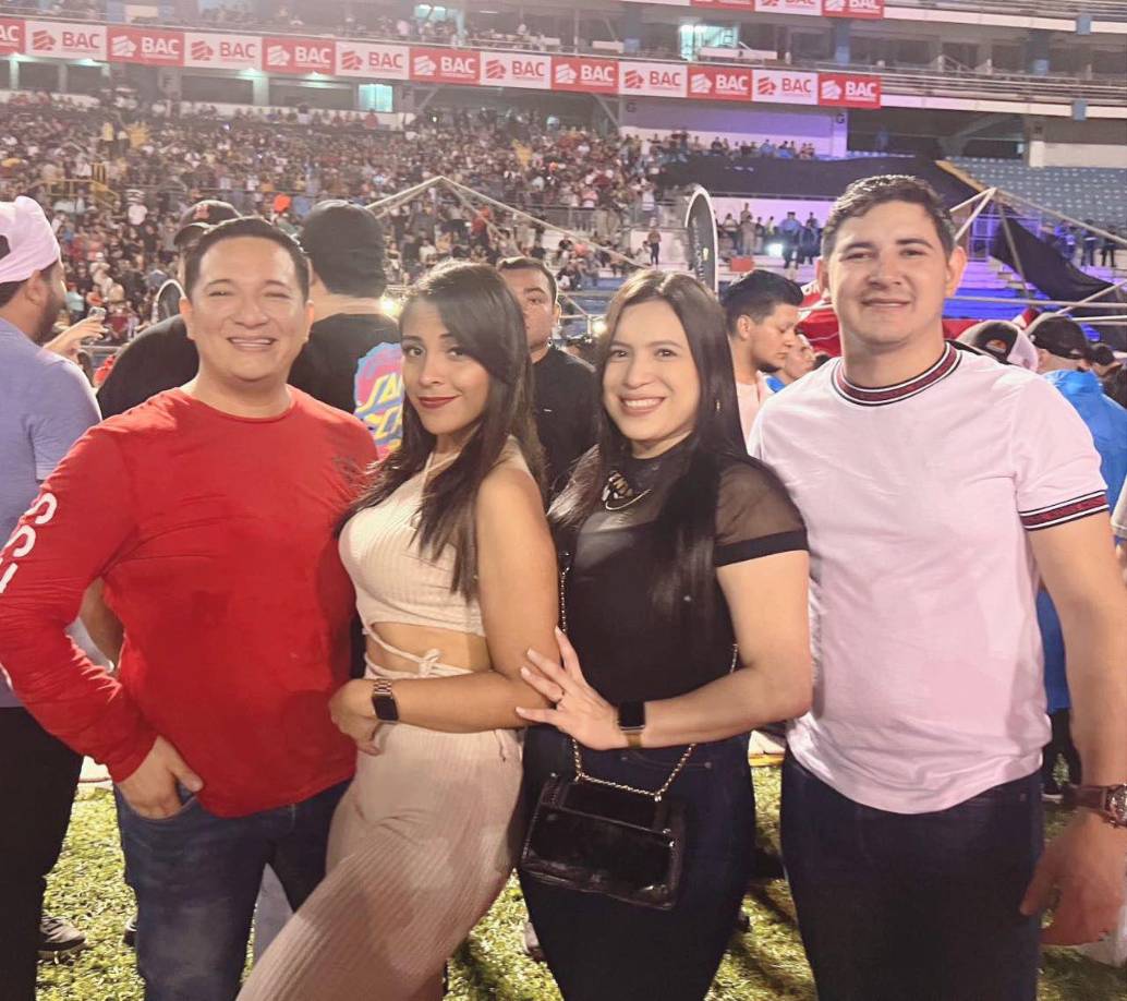 Héctor Díaz, Diana Zavala, Jensy Rodríguez y Brayan Peña. 