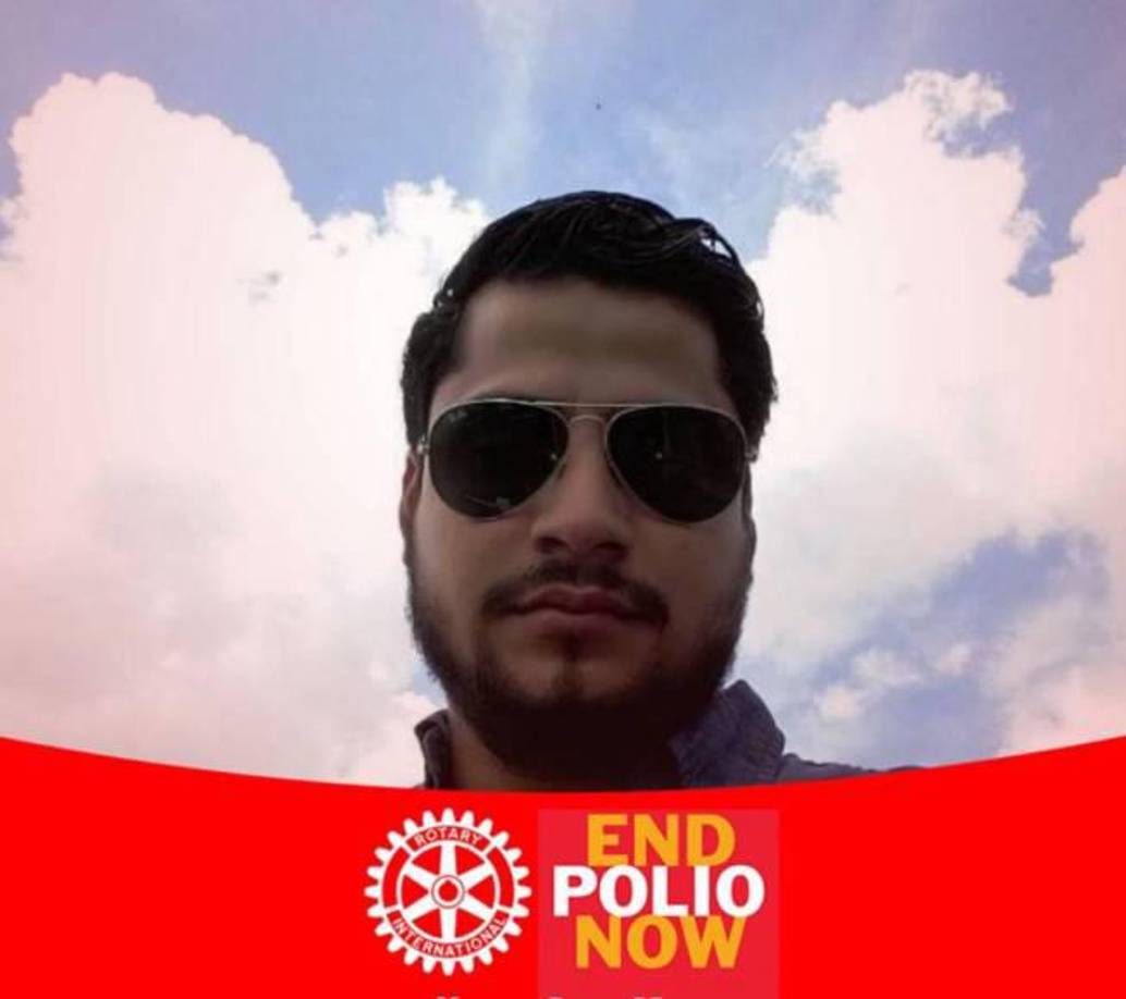 La esposa de Javier contó desde Nueva York, en donde está pidiendo asilo político, que el 12 de junio una banda criminal les mandó una nota extorsiva en la que les solicitaban 200 mil lempiras y les daban un plazo de 48 horas para hacerlo efectivo.