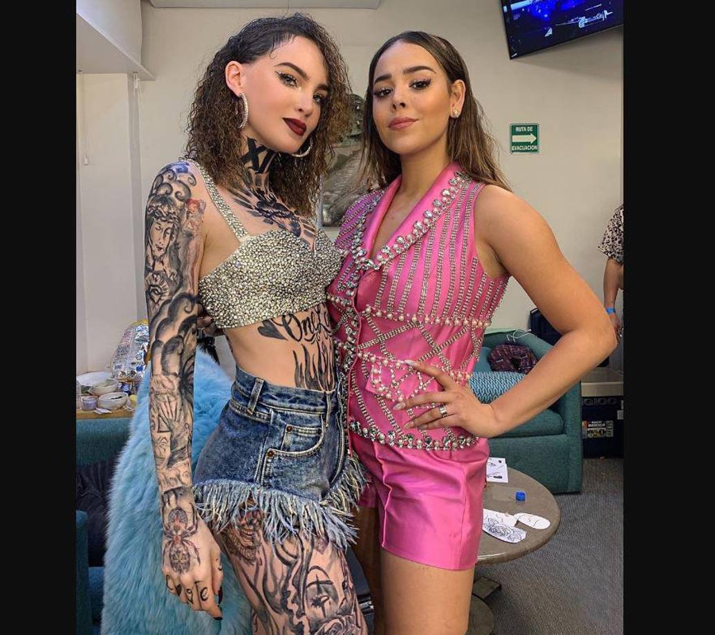 “A Danna Paola la admiro mucho, me parece una mujer muy talentosa, trabajadora. La admiro demasiado”, reconoció. “Amo colaborar con mujeres”, dijo la artista, quien solo espera que las agendas de ambas encajen para poder realizar un proyecto juntas. 