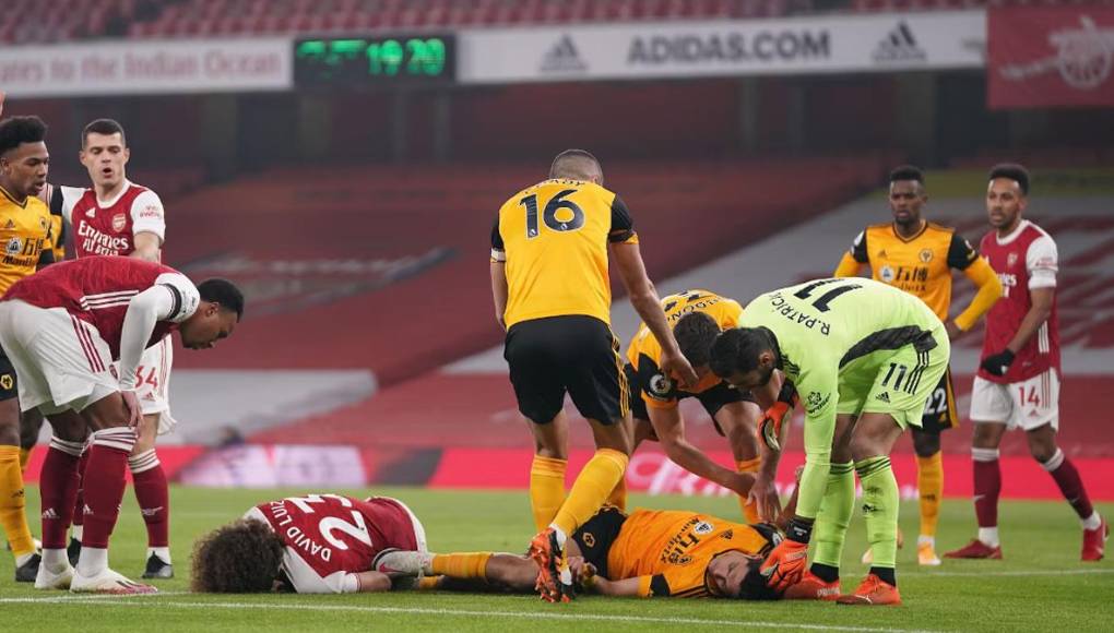 “Se trata de una sustitución extra ante sospecha de traumatismo craneoencefálico y conmoción cerebral. Para hacerlo se debe informar al árbitro principal o al cuarto árbitro y se utilizará una tarjeta de color rosado”, detalló la Conmebol en su comunicado. 