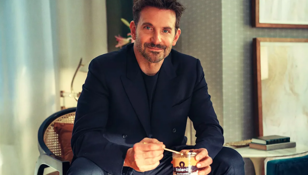 La participación de Cooper también surge de una experiencia personal que vivió cuando le diagnosticaron un cáncer a su padre.