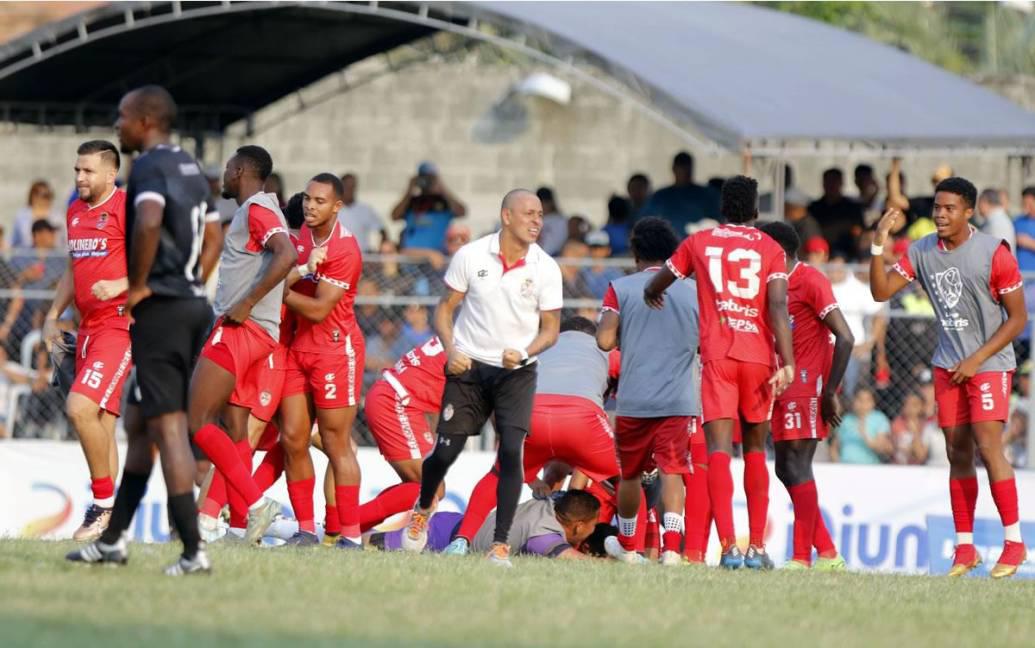 Real Sociedad ficha a dos futbolistas: Delantero llega del Marathón