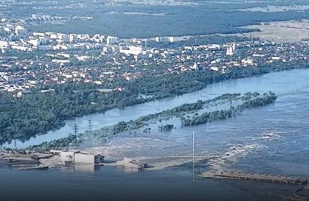 Ucrania acusa a Rusia de destruir una represa en Jersón para frenar la contraofensiva