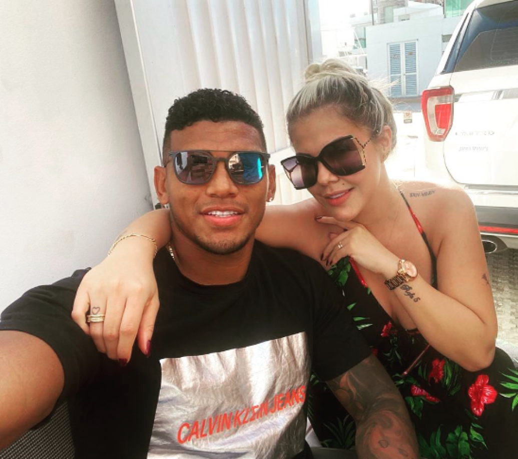 “Fue producto de un robo que sufrió mi esposa en ese tiempo y a raíz de eso, en varias oportunidades ella ha recibido intentos de extorsión por esta imagen y nosotros sin duda no hemos querido acceder”, afirmó el jugador.