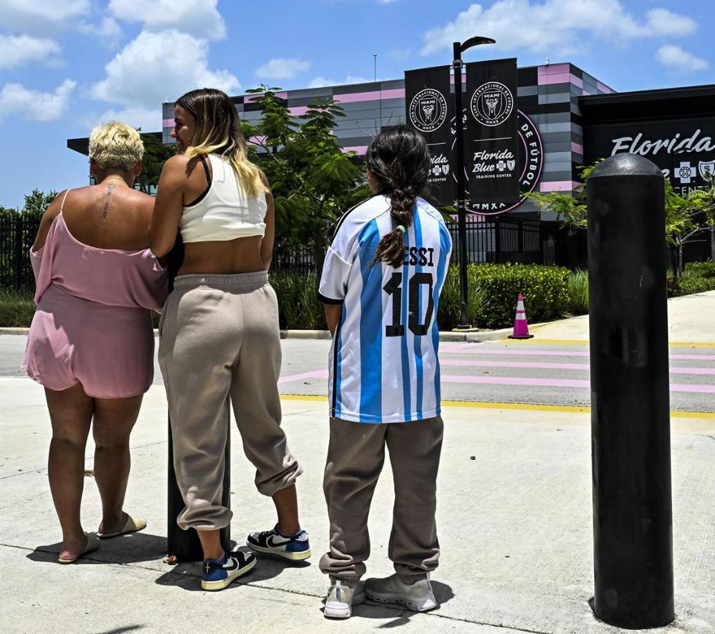Está previsto que Messi, tras firmar su contrato con el Inter Miami, sea presentado en un gran evento este domingo 16 de julio en el estadio DRV PNK Stadium a partir de las 20.00 horas locales.