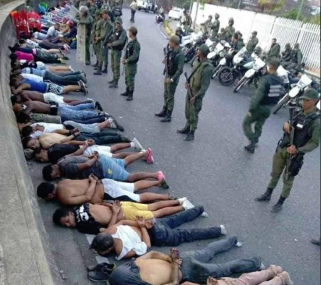 Las autoridades detuvieron a decenas de personas que participaron en los saqueos en Caracas.