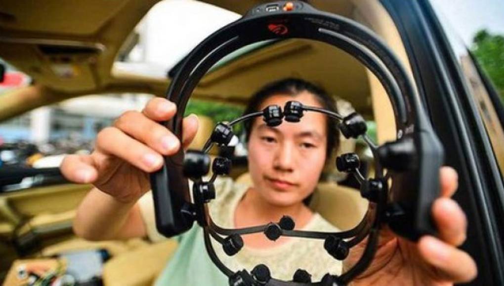 Crean automóvil que se controla con la mente