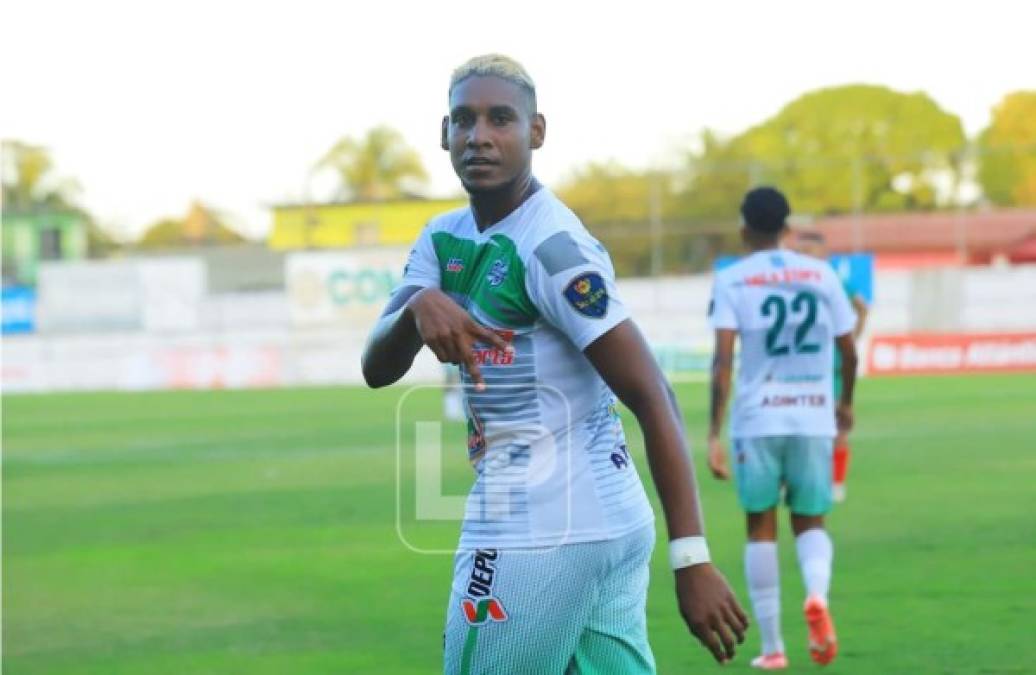 El delantero colombiano lideró la victoria del Platense sobre el Marathón con su doblete.