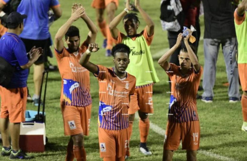 La UPN dio el batacazo al dejar eliminado al Real España en el estadio Morazán. Los Lobos jugarán por primera vez semifinales de Liga Nacional.