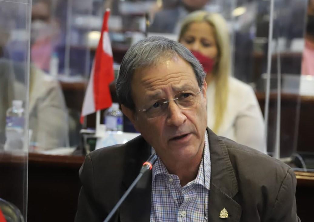Mauricio Villeda atiza contra ´Mel´: “Es el destructor del Partido Liberal”